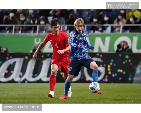 日本紫色足球明星的传奇故事与辉煌成就揭秘