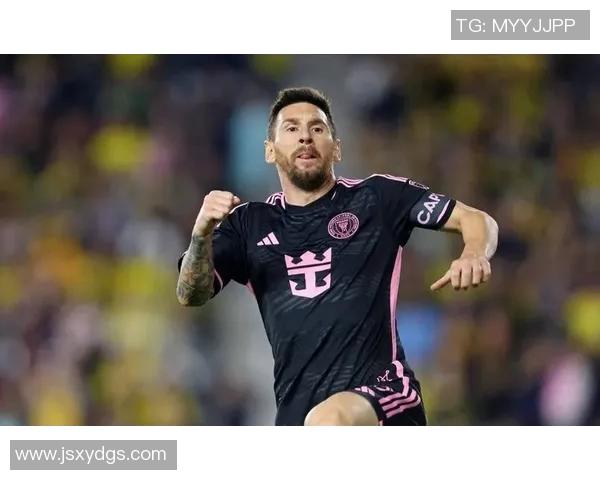 国外足球明星白头发的魅力与风格解析引发球迷热议