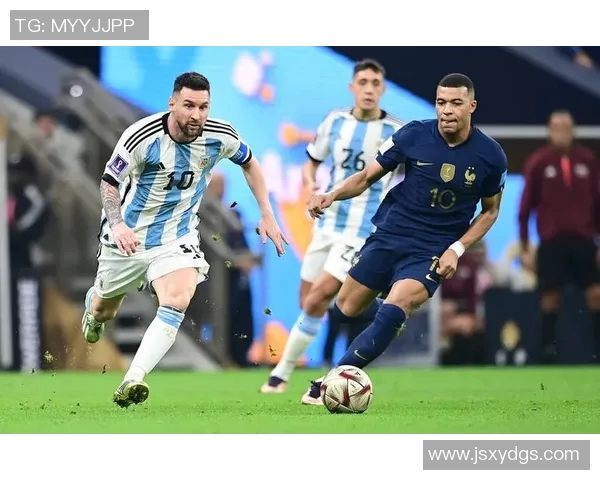 最佳奖项足球明星揭晓谁将成为今年的足球之王与荣耀的象征