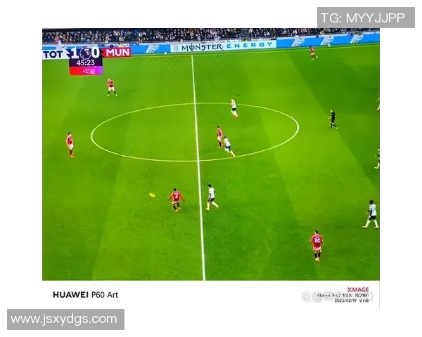 曼联迎战西布朗全新视角解析比赛精彩瞬间与战术对决 曼联迎战西布朗全新视角解析比赛精彩瞬间与战术对决